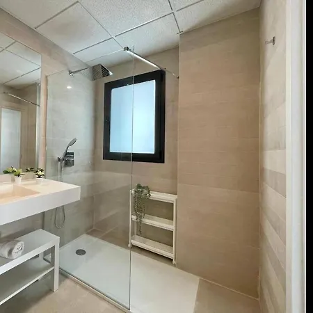 Holidays2Torremolinos Pool, 300 Mts From Beach *