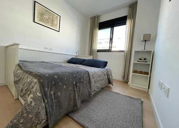 Holidays2torremolinos Pool, 300 Mts From