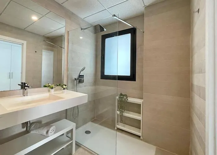 Holidays2torremolinos Pool, 300 Mts From * Торремолинос