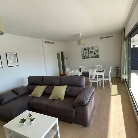 Holidays2torremolinos Pool, 300 Mts From